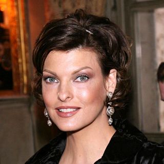 Linda Evangelista in Paris Fashion Week - Autumn/Winter 2009 - Alexis Mabille - Front Row