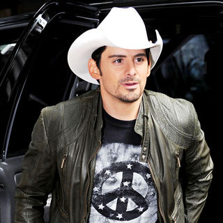 Brad Paisley in Brad Paisley outside ABC Studios for an appearance on 'Live with Regis and Kelly'