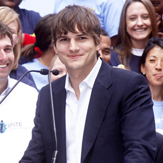 Ashton Kutcher in Celebrities kick off two major initiatives, Participate and Cities of Service