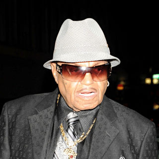 Joe Jackson in 2009 MTV Video Music Awards (VMA) - Arrivals