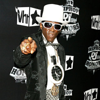 Flavor Flav in VH1 presents 2009 Hip Hop Honors - Arrivals