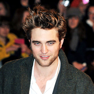 Robert Pattinson in UK Fan Party of the 'Twilight Saga: New Moon'