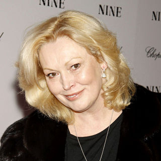 Cathy Moriarty in New York Premiere of 'Nine' Sponsored by Chopard