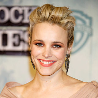Rachel McAdams in Premiere of 'Sherlock Holmes'