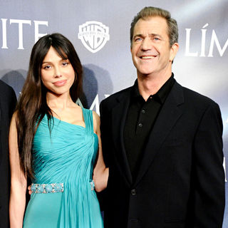 Oksana Grigorieva, Mel Gibson in The Premiere of The 'Edge of Darkness'
