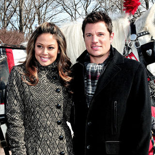 Vanessa Minnillo, Nick Lachey in Vanessa Minnillo and Nick Lachey Share The Love with Nivea