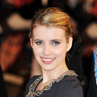 Emma Roberts in UK film premiere of 'Valentine's Day' - Arrivals