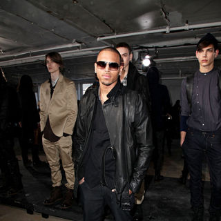 Mercedes-Benz IMG New York Fashion Week Fall 2010 - Andrew Buckler - Runway