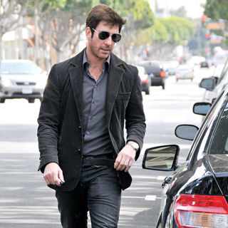 Picks up his Daughter from School