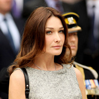 Carla Bruni in A Wreath Laying at The Statue of King Geoge Vl and Queen Elizabeth - wenn5500515