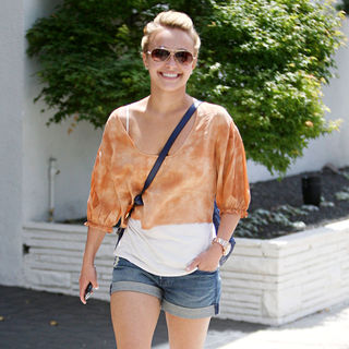 Hayden Panettiere in Hayden Panettiere Leaving After Having Lunch at Le Pain Quotidien in West Hollywood