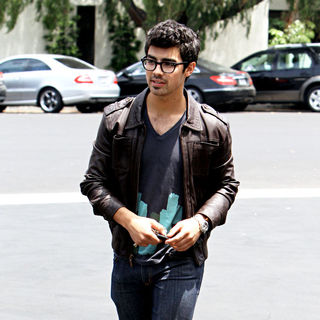 Joe Jonas, Jonas Brothers in Joe Jonas and His Family Leave Patys Restaurant in Toluca Lake