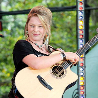 2010 American Idols Live! Tour Performs on 'Good Morning America's Summer Concert' Series