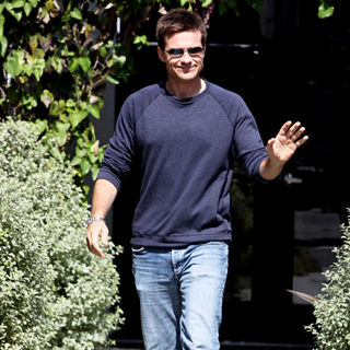 Jason Bateman in Jason Bateman Leaves A Hair Salon in Beverly Hills