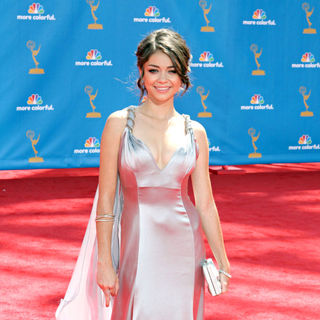 Sarah Hyland in The 62nd Annual Primetime Emmy Awards