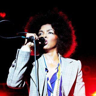Lauryn Hill in Lauryn Hill Performs Live