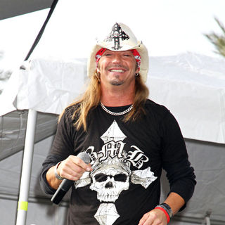 Bret Michaels in Bret Michaels Performs at The Finish Line of The Zappos.com Rock 'n' Roll Las Vegas Marathon