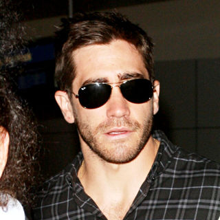 Jake Gyllenhaal in Jake Gyllenhaal Arrives at LAX Airport on A Flight from Sydney, Australia