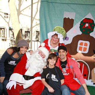 Carole Marini, George Marini, Gilles Marini in Celebrities Volunteer on Christmas Eve to Serve The Homeless