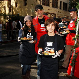Carole Marini, Gilles Marini, George Marini in Celebrities Volunteer on Christmas Eve to Serve The Homeless