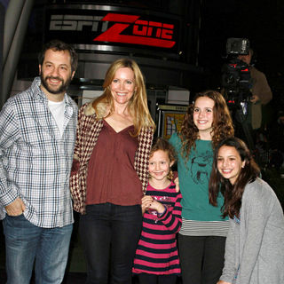 Judd Apatow, Leslie Mann in Los Angeles Premiere of "Justin Bieber: Never Say Never"
