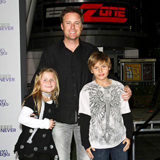 Chris Harrison in Los Angeles Premiere of "Justin Bieber: Never Say Never"