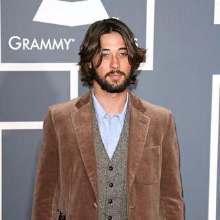 Ryan Bingham in The 53rd Annual GRAMMY Awards - Red Carpet Arrivals