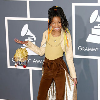 Willow Smith in The 53rd Annual GRAMMY Awards - Red Carpet Arrivals