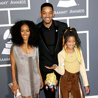 Jada Pinkett Smith, Will Smith, Willow Smith in The 53rd Annual GRAMMY Awards - Red Carpet Arrivals