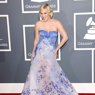 The 53rd Annual GRAMMY Awards - Red Carpet Arrivals