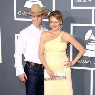 Ty Murray, Jewel Kilcher in The 53rd Annual GRAMMY Awards - Red Carpet Arrivals