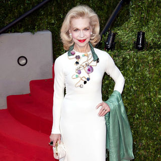 Lynn Wyatt in 2011 Vanity Fair Oscar Party - Arrivals