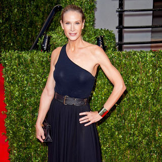 Kelly Lynch in 2011 Vanity Fair Oscar Party - Arrivals