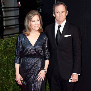 Catherine O'Hara in 2011 Vanity Fair Oscar Party - Arrivals - wenn5615994