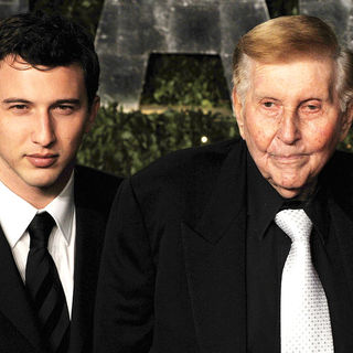 Brandon Korff, Sumner Redstone in 2011 Vanity Fair Oscar Party - Arrivals