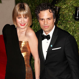 Sunrise Coigney, Mark Ruffalo in 2011 Vanity Fair Oscar Party - Arrivals