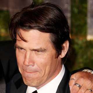 Josh Brolin in 2011 Vanity Fair Oscar Party - Arrivals