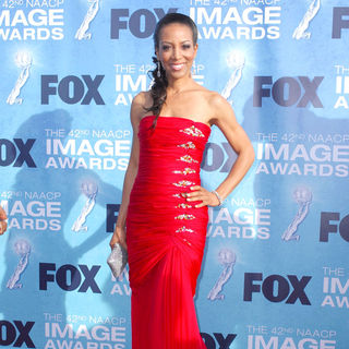 Shaun Robinson in 42nd NAACP Image Awards - Arrivals