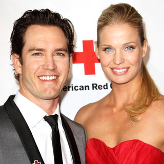 Mark-Paul Gosselaar, Catriona McGinn in The American Red Cross: Santa Monica Chapter's Annual Red Tie Affair - Arrivals