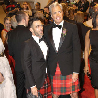 Marc Jacobs, Robert Duffy in Alexander McQueen: Savage Beauty Costume Institute Gala