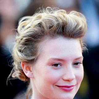Mia Wasikowska in 2011 Cannes International Film Festival - Day 6 - The Tree of Life - Premiere