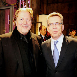 Dieter Gorny, Thomas de Maiziere in 19th Annual Echo Awards 2010 - Red carpet arrivals