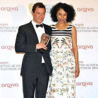 Dominic West in The 2012 Arqiva British Academy Television Awards - Winners Board - west-okonedo-2012-arqiva-british-academy-television-awards-winners-board-01
