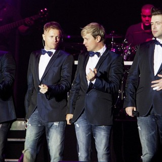 Westlife's Gravity Tour - westlife-gravity-tour-05