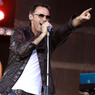 Marti Pellow, Wet Wet Wet in Wet Wet Wet Perform Live on Stage to Celebrate The 25th Anniversary of Their First Appearance