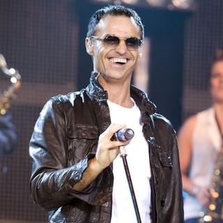 Marti Pellow, Wet Wet Wet in Wet Wet Wet Perform Live on Stage to Celebrate The 25th Anniversary of Their First Appearance
