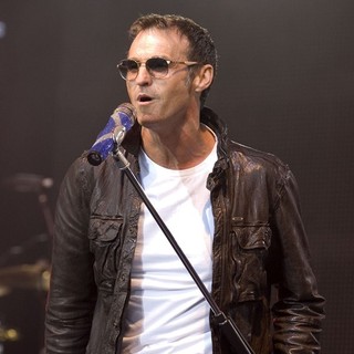Marti Pellow, Wet Wet Wet in Wet Wet Wet Perform Live on Stage to Celebrate The 25th Anniversary of Their First Appearance