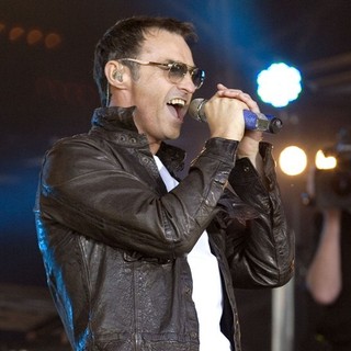 Marti Pellow, Wet Wet Wet in Wet Wet Wet Perform Live on Stage to Celebrate The 25th Anniversary of Their First Appearance