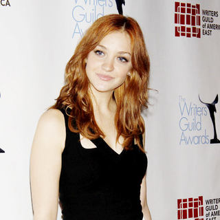 Abby Elliott in The 62nd Annual Writers Guild Awards