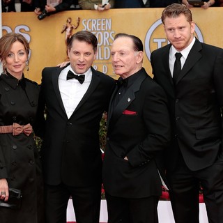 Christine Whigham, Shea Whigham, Paul Herman, Dash Mihok in 19th Annual Screen Actors Guild Awards - Arrivals